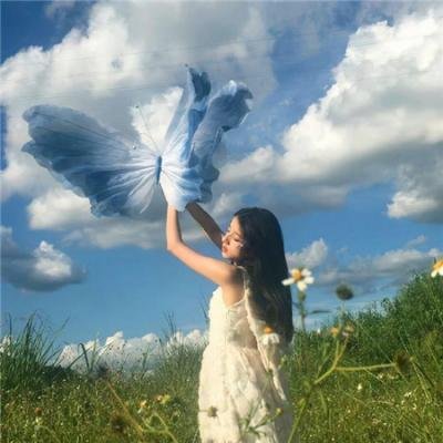 独家爆料：恋综女嘉宾脚踏两条船，节目组紧急叫停，前后半年